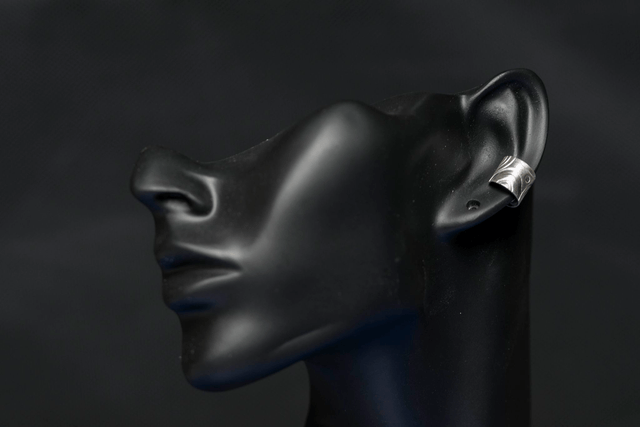 Silver Swirly Circles Ear Cuff - Style 5