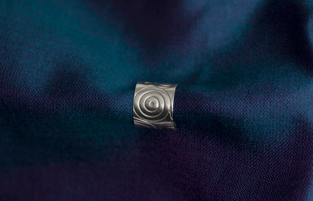 Silver Swirly Circles Ear Cuff - Style 1