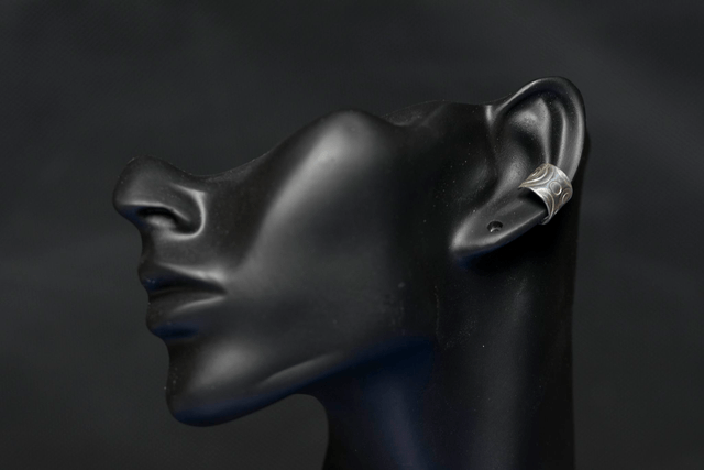 Silver Swirly Circles Ear Cuff - Style 3