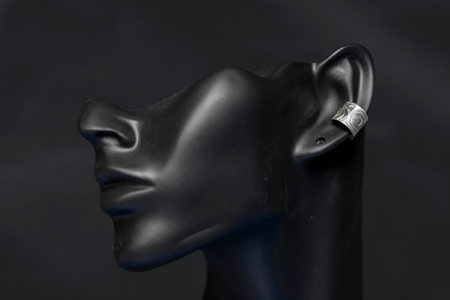 Silver Swirly Circles Ear Cuff - Style 2