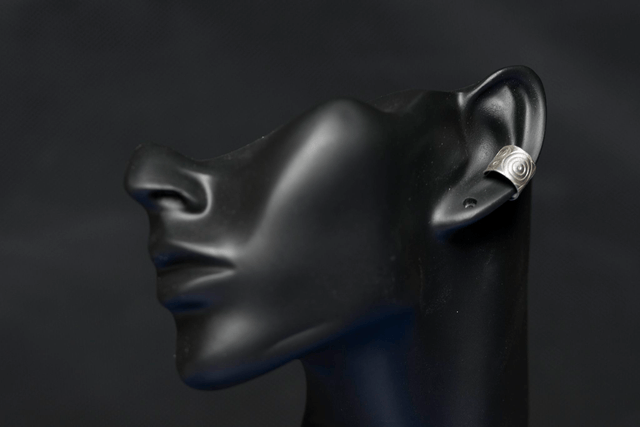Silver Swirly Circles Ear Cuff - Style 1
